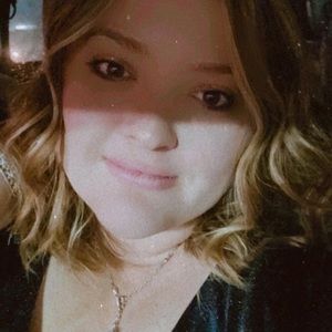 Meet your Posher, Leah